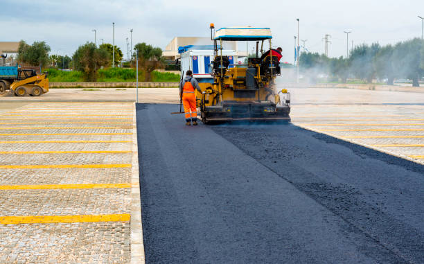Best Driveway Paving Contractor  in Lone Tree, IA